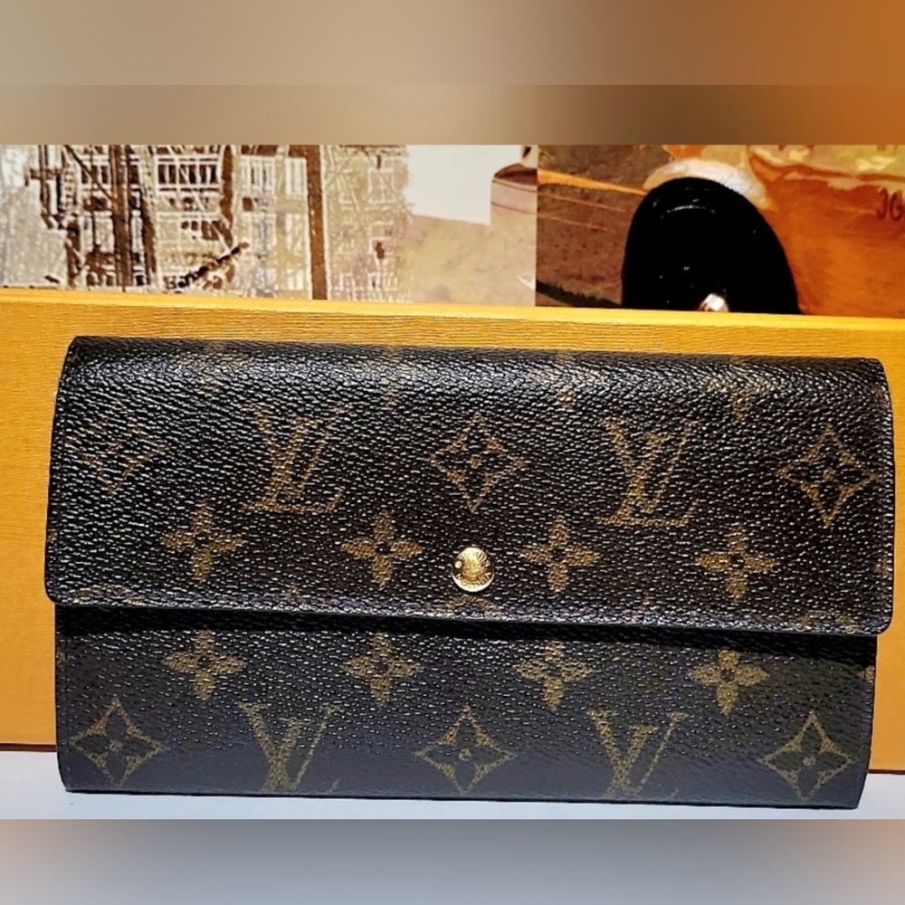 LOUIS VUITTON Sarah Long Wallet